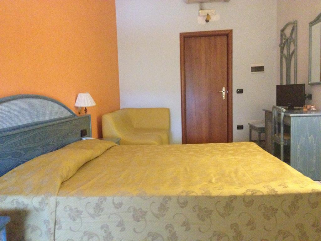 Hotel L' Anicre Varcaturo Cameră foto